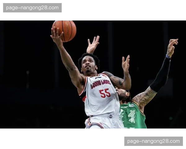 拉斯维加斯王牌队开启训练营,主帅哈蒙强调防守体系重建 拉斯维加斯王牌队开启训练营,主帅哈蒙强调防守体系重建